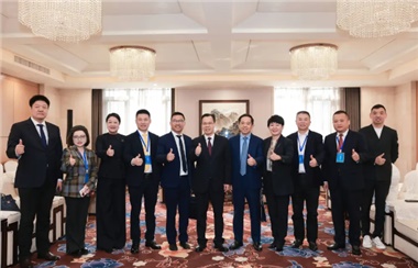 董事長(zhǎng)譚光輝受邀出席湖南省光彩事業(yè)促進(jìn)會(huì)第五次會(huì)員代表大會(huì)